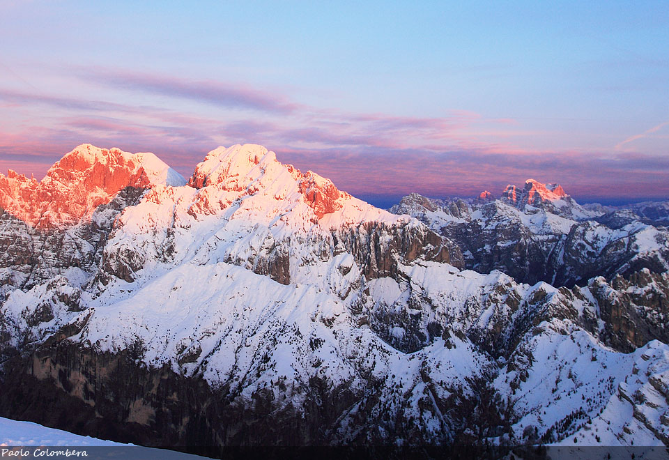 Alba nel Pelmo visto dal gruppo Schiara